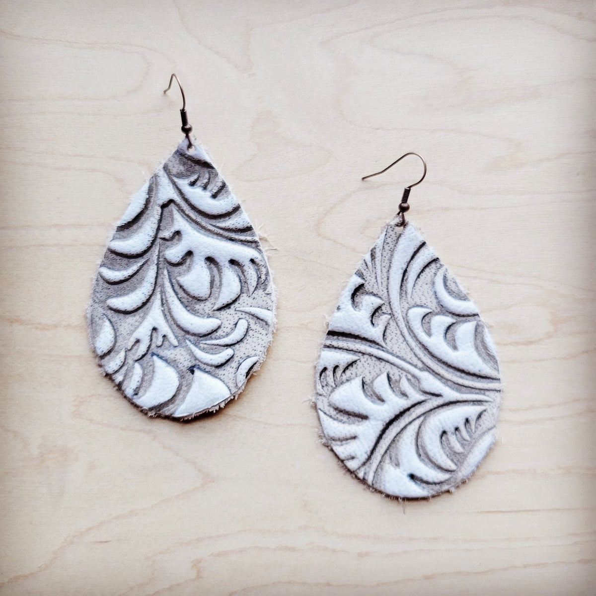 **Leather Teardrop Earring-Sandy White Floral 224x
