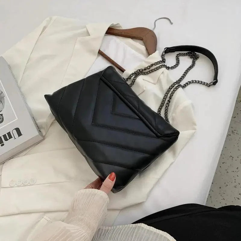 Sizzling Embroidery Thread Small PU Leather Crossbody Bag