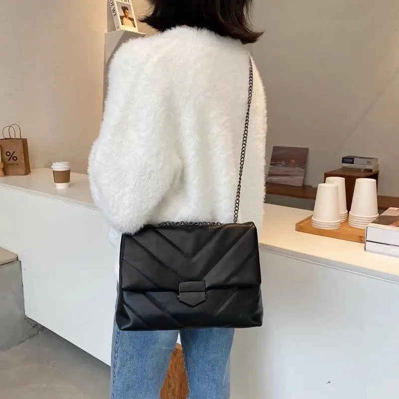 Sizzling Embroidery Thread Small PU Leather Crossbody Bag